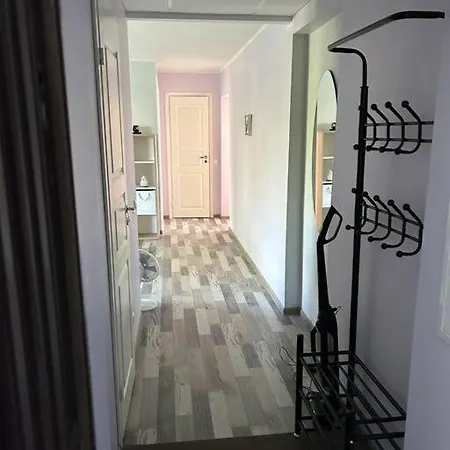 Spacious & Cozy Apartment, Free Parking, Contact-free Entrance Apartment